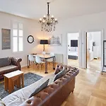 Host & Stay - Boutique Balcony